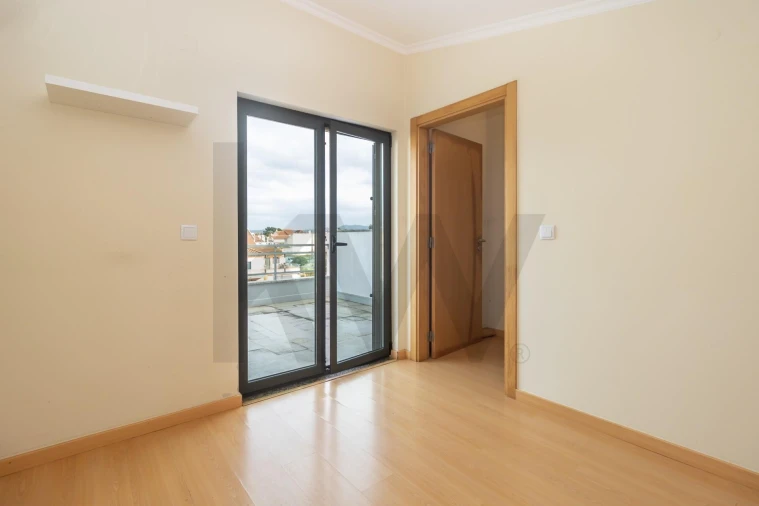Moradia T2 para Venda em Quinta do Conde Foto 39