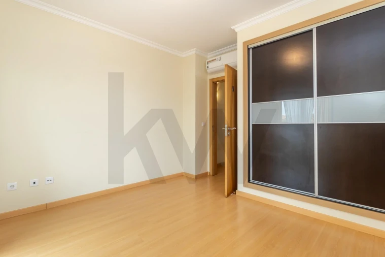 Moradia T2 para Venda em Quinta do Conde Foto 24