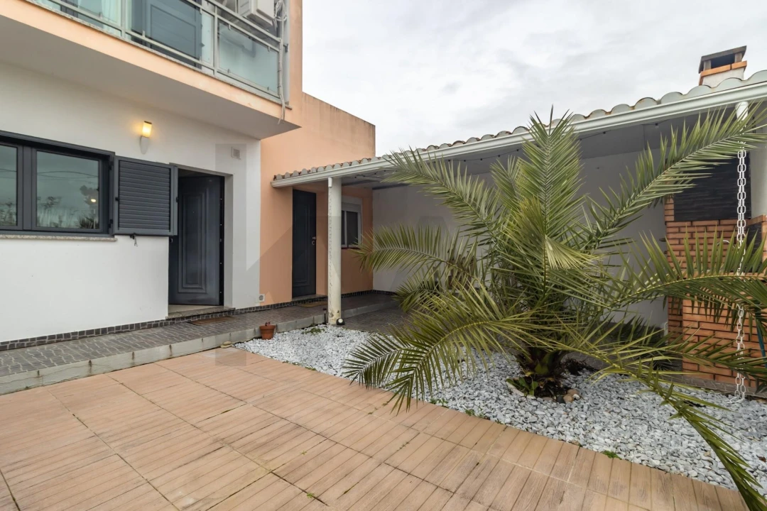 Moradia T2 para Venda em Quinta do Conde Foto 49
