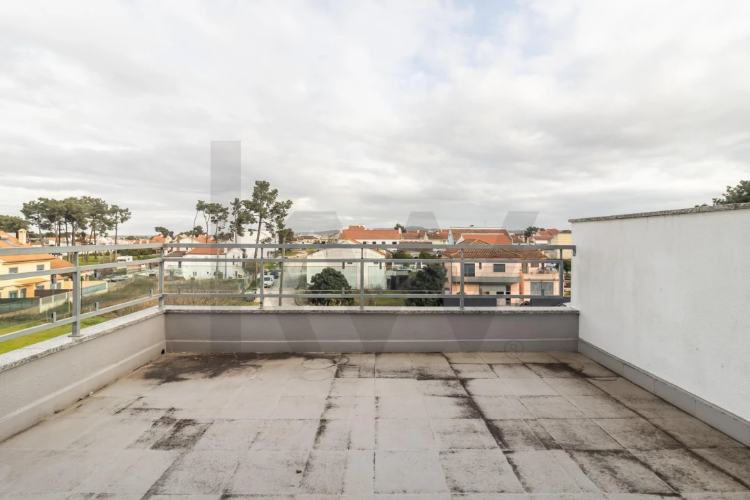Moradia T2 para Venda em Quinta do Conde Foto 52