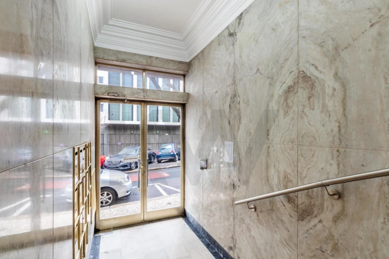 Apartamento T1 para Arrendamento em Avenidas Novas Foto 23