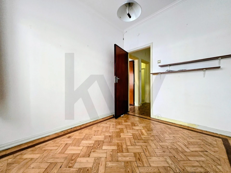 Apartamento T3 para Venda em Santo Antonio dos Olivais Foto 32