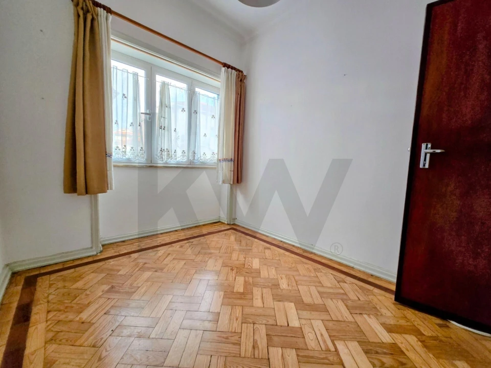 Apartamento T3 para Venda em Santo Antonio dos Olivais Foto 30