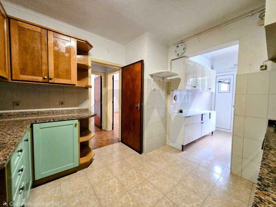 Apartamento T3 para Venda em Santo Antonio dos Olivais Foto 10