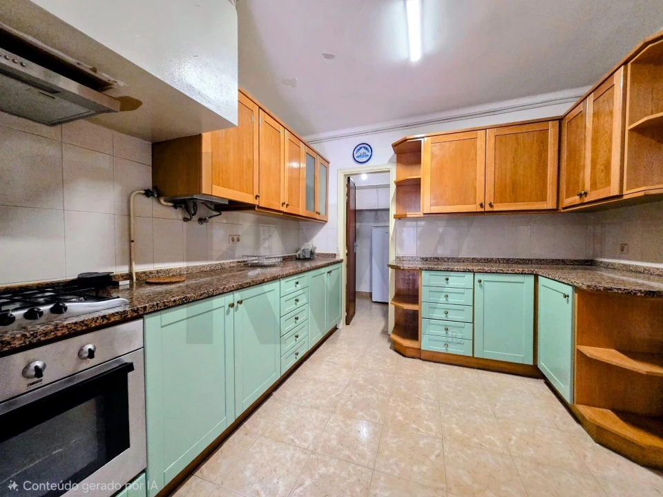 Apartamento T3 para Venda em Santo Antonio dos Olivais Foto 9