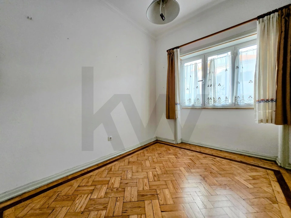 Apartamento T3 para Venda em Santo Antonio dos Olivais Foto 31