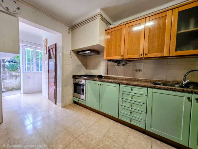 Apartamento T3 para Venda em Santo Antonio dos Olivais Foto 11