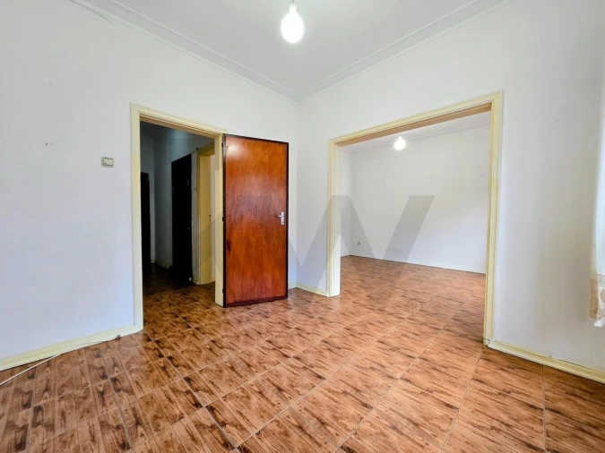 Apartamento T3 para Venda em Santo Antonio dos Olivais Foto 13