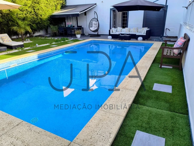 Moradia T4 para Venda em Castro Marim Foto 2