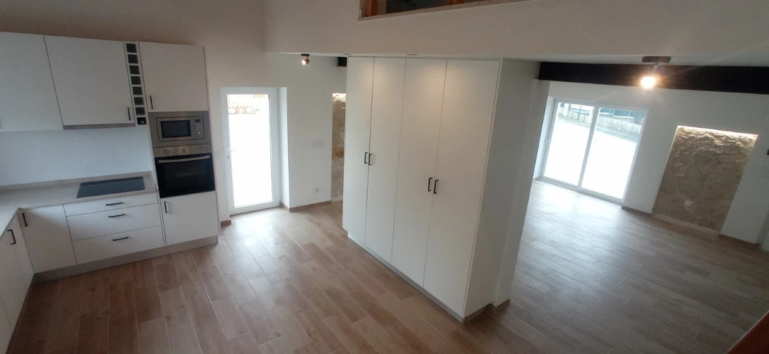 Moradia T2 para Venda em Arneiro das Milhariças Foto 2