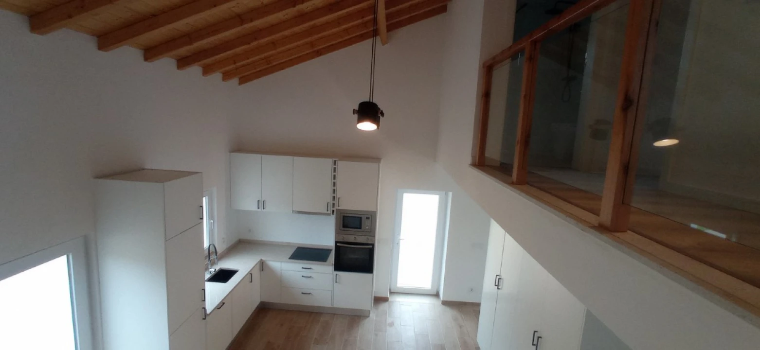 Moradia T2 para Venda em Arneiro das Milhariças Foto 3