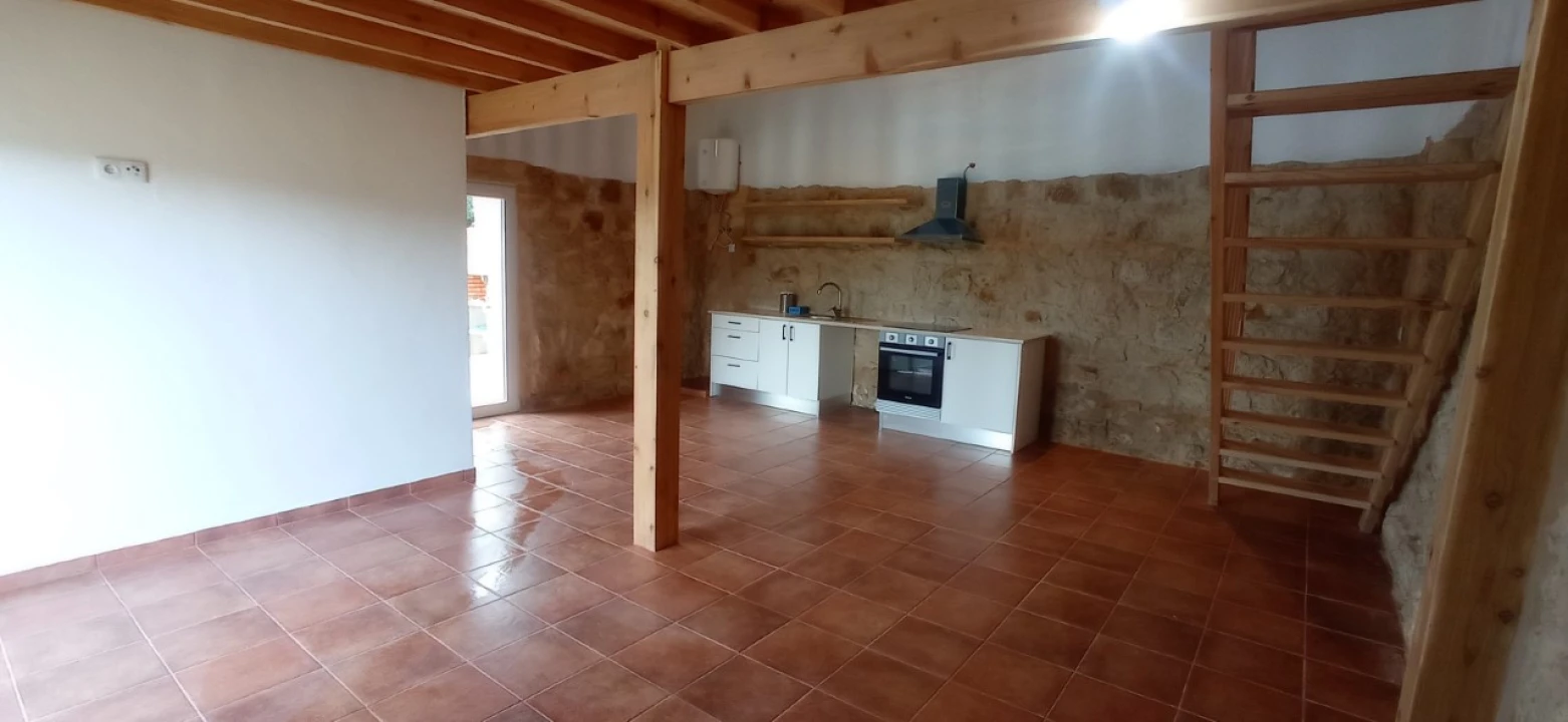 Moradia T2 para Venda em Arneiro das Milhariças Foto 24