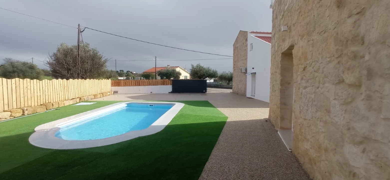 Moradia T2 para Venda em Arneiro das Milhariças Foto 27