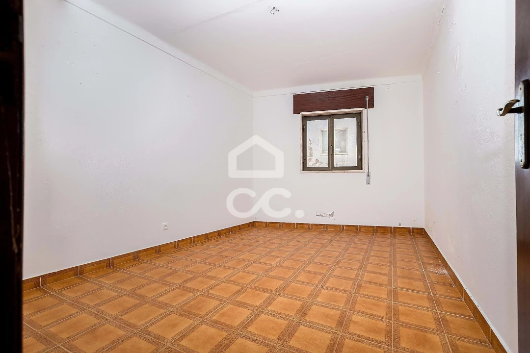 Moradia T2 para Venda em Bencatel Foto 7