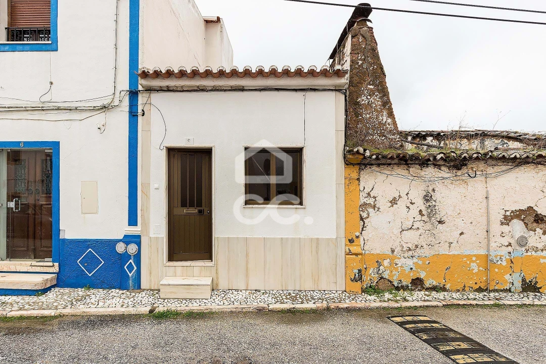 Moradia T2 para Venda em Bencatel Foto 1