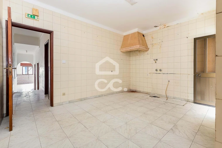 Moradia T2 para Venda em Bencatel Foto 4