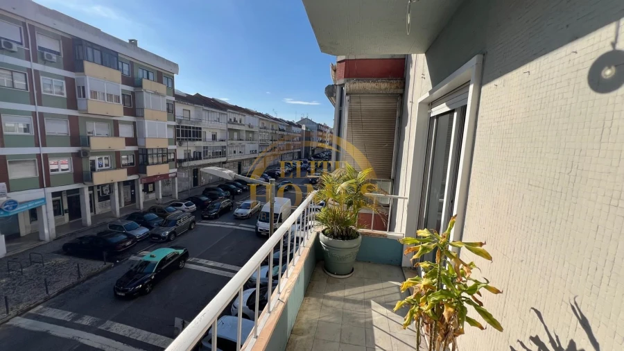 Apartamento T2 para Venda em Odivelas Foto 23