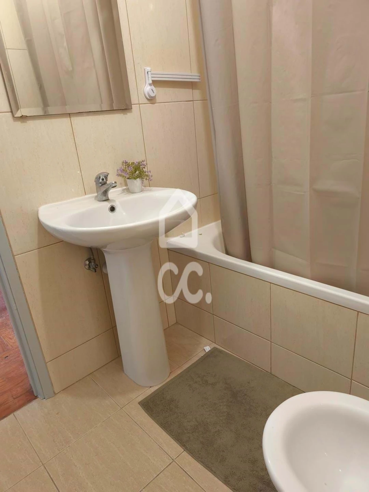 Apartamento T2 para Arrendamento em Santo Antonio dos Olivais Foto 8