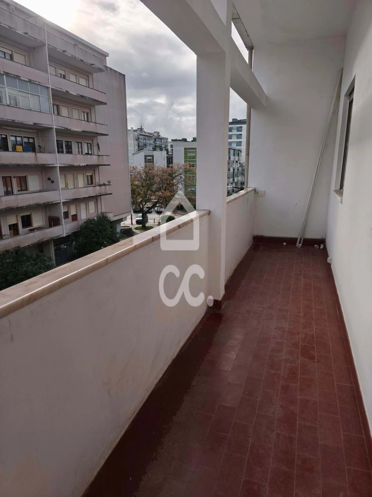 Apartamento T2 para Arrendamento em Santo Antonio dos Olivais Foto 4