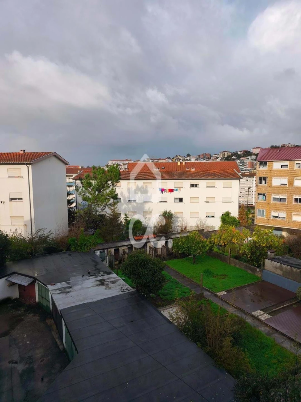 Apartamento T2 para Arrendamento em Santo Antonio dos Olivais Foto 1