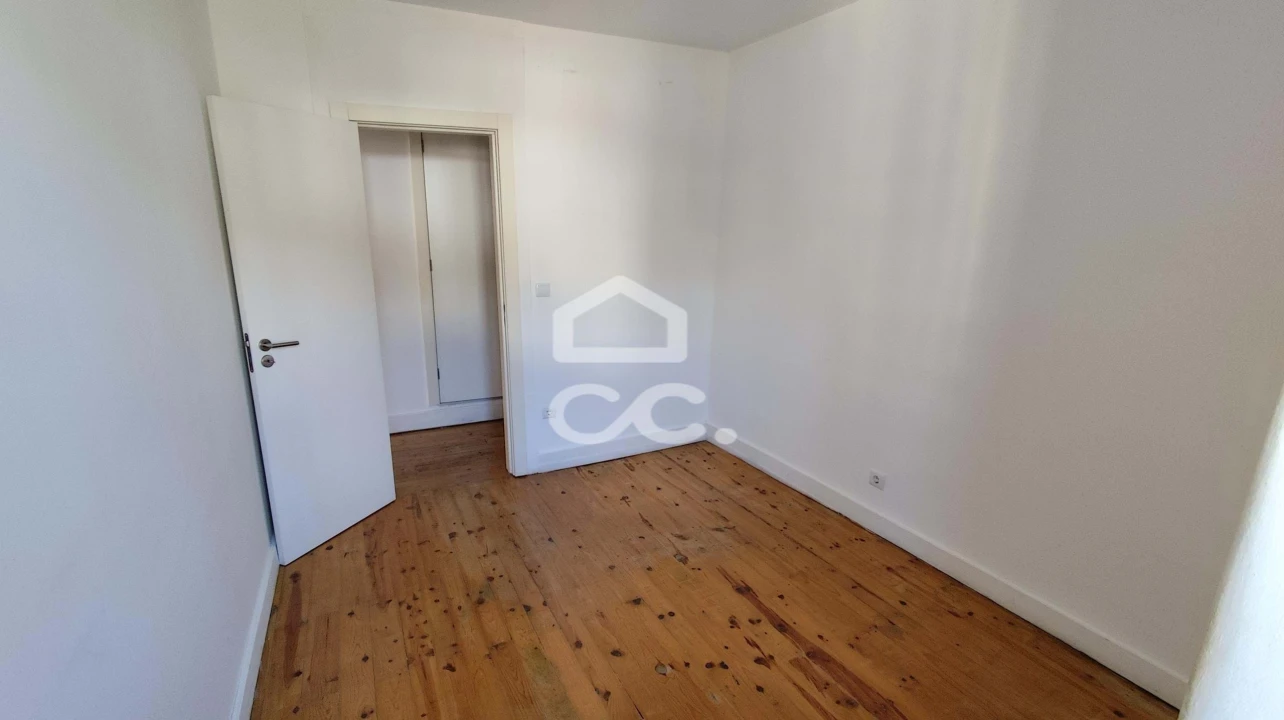 Apartamento T2 para Venda em Covilhã e Canhoso Foto 10