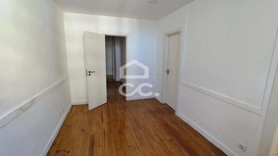 Apartamento T2 para Venda em Covilhã e Canhoso Foto 8