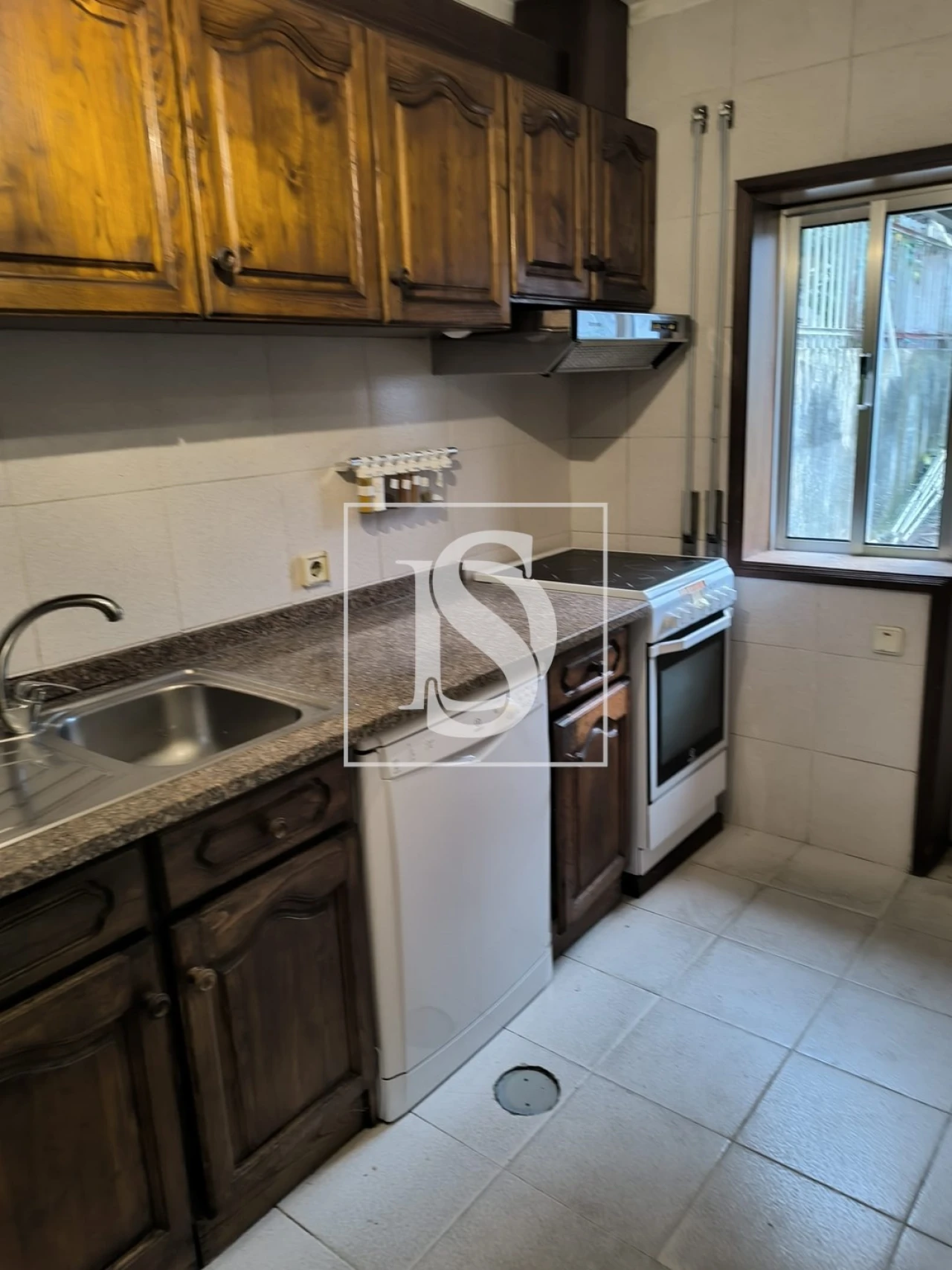 Moradia T7 para Venda em Vilar de Andorinho Foto 36