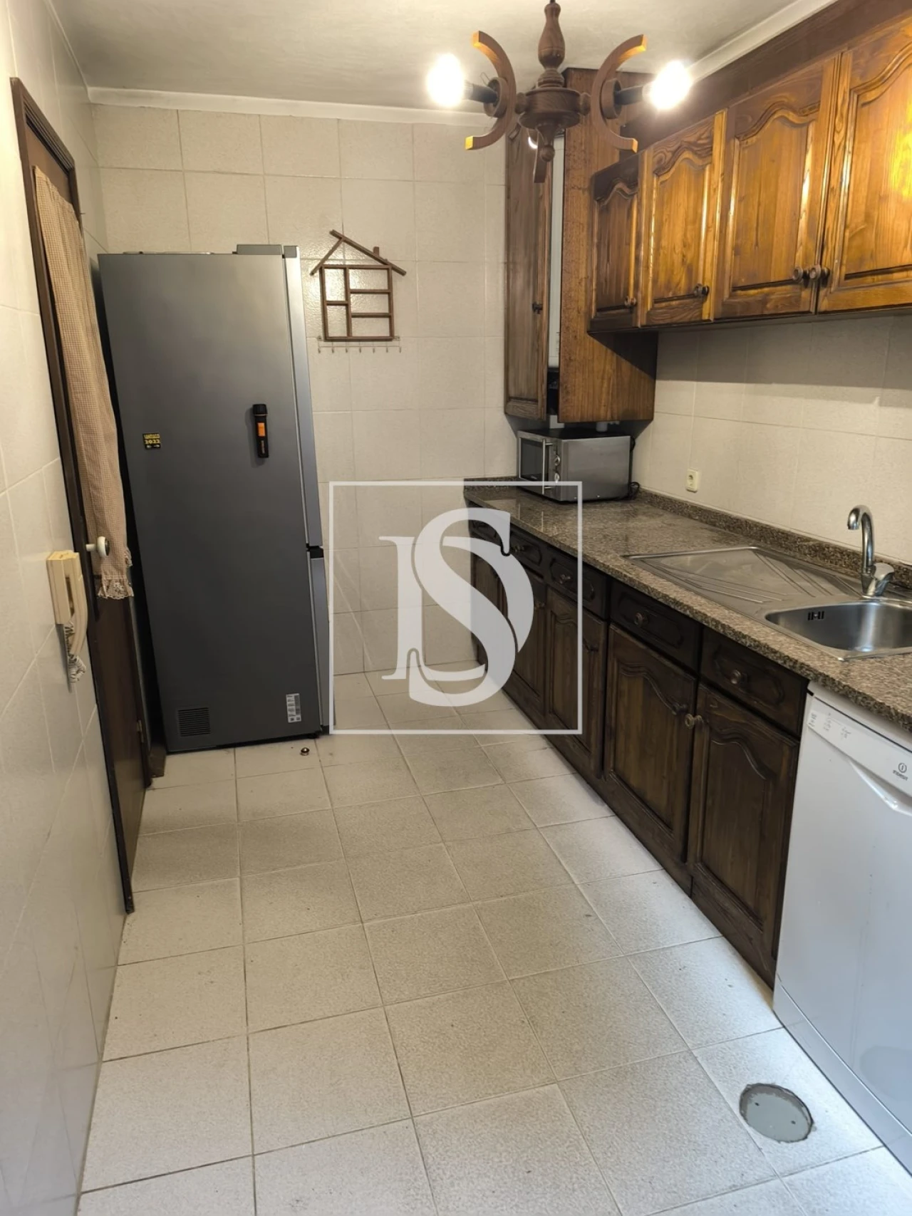 Moradia T7 para Venda em Vilar de Andorinho Foto 37