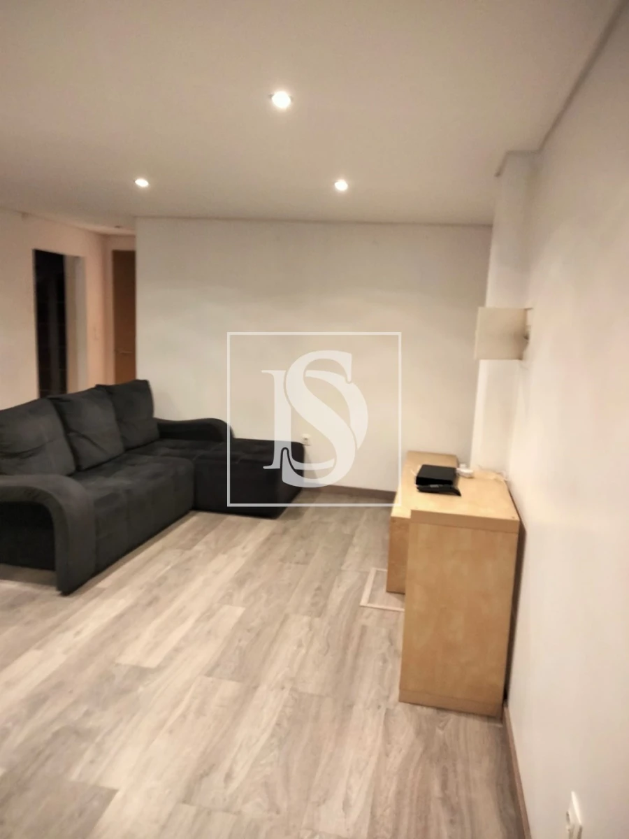 Moradia T7 para Venda em Vilar de Andorinho Foto 1