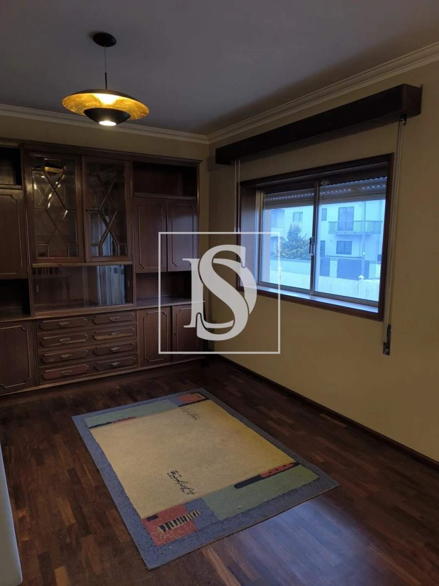 Moradia T7 para Venda em Vilar de Andorinho Foto 55