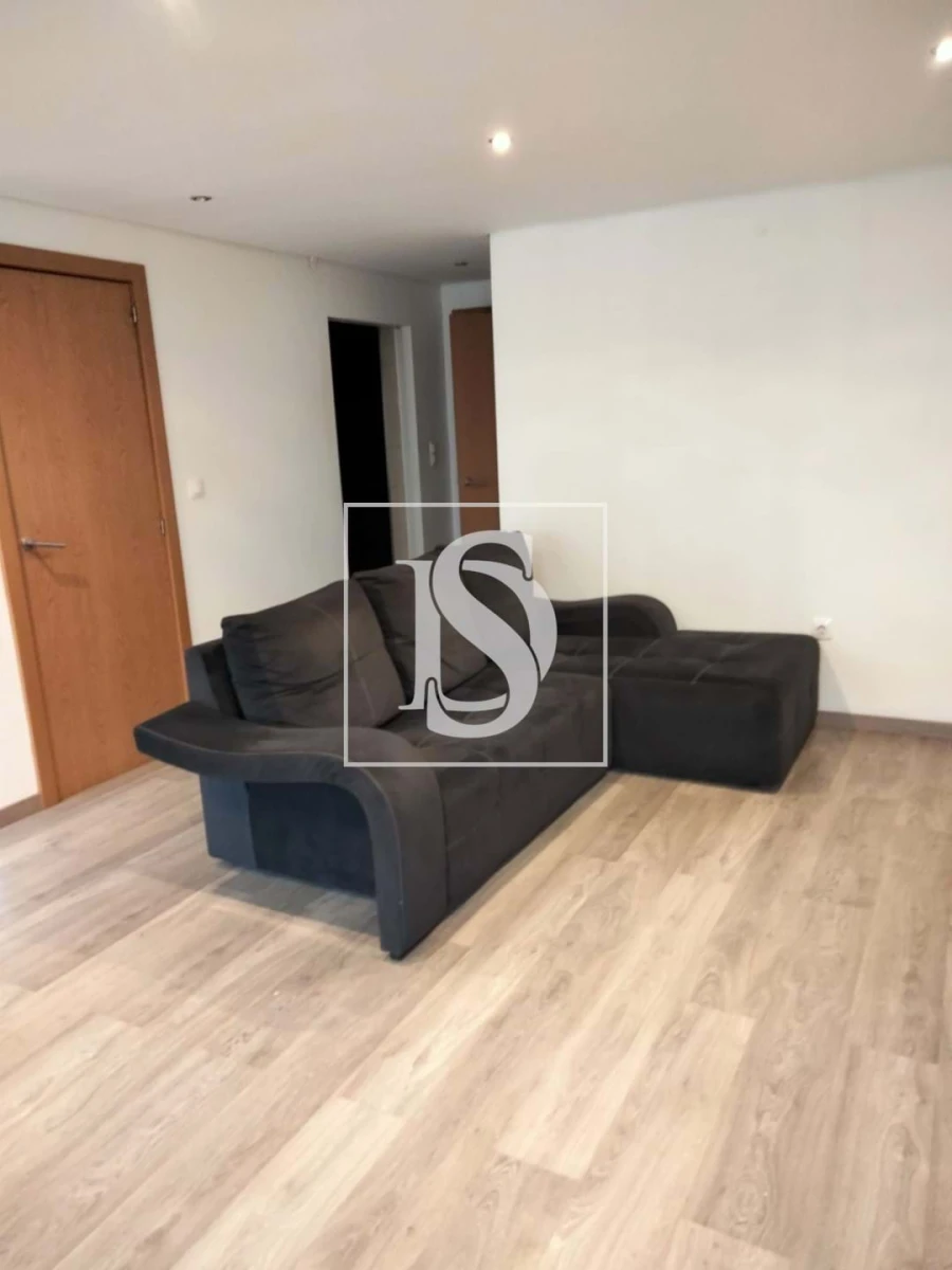 Moradia T7 para Venda em Vilar de Andorinho Foto 17