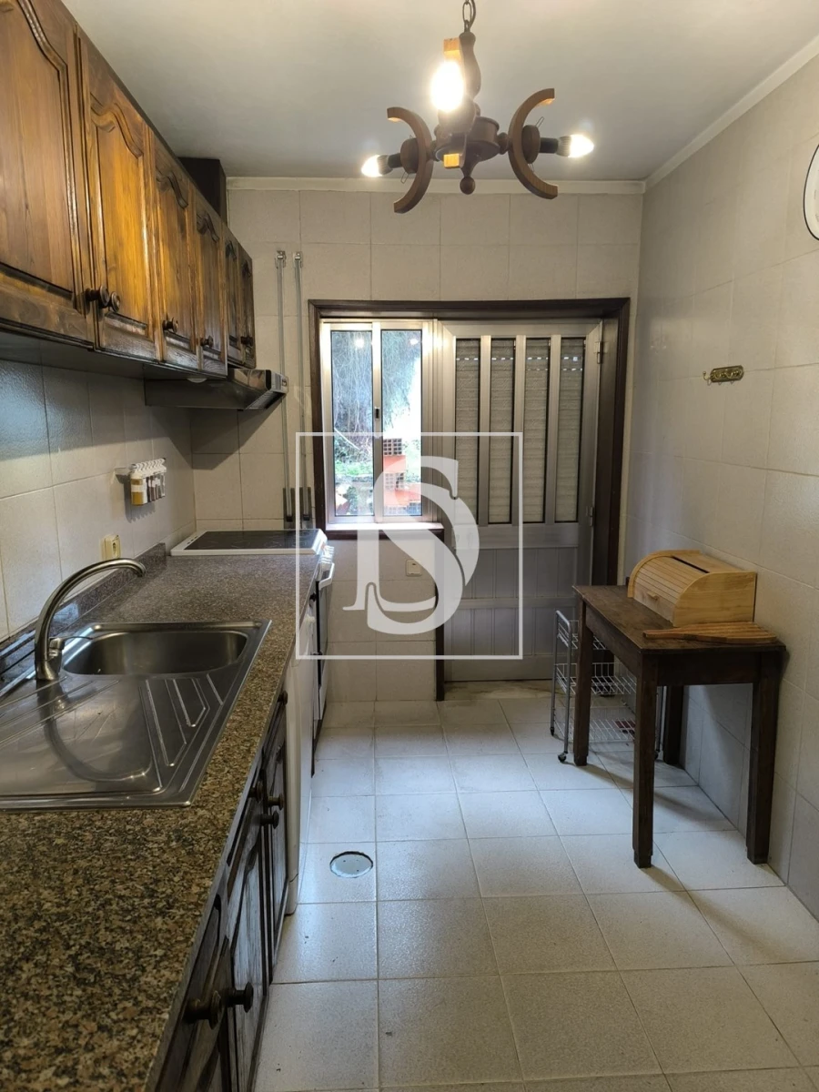 Moradia T7 para Venda em Vilar de Andorinho Foto 33