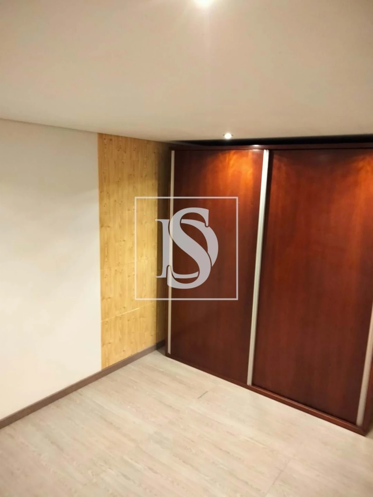 Moradia T7 para Venda em Vilar de Andorinho Foto 7