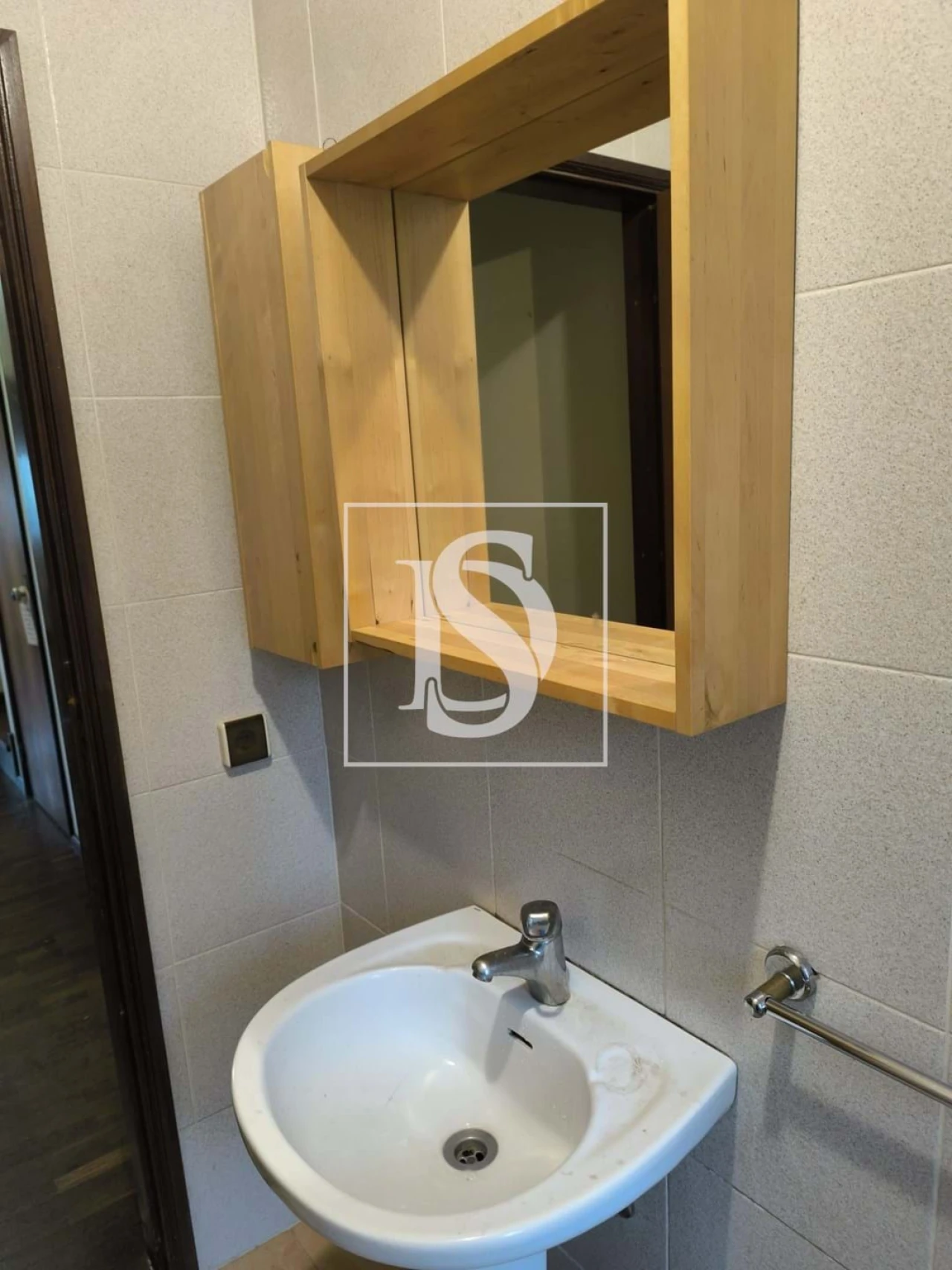 Moradia T7 para Venda em Vilar de Andorinho Foto 38