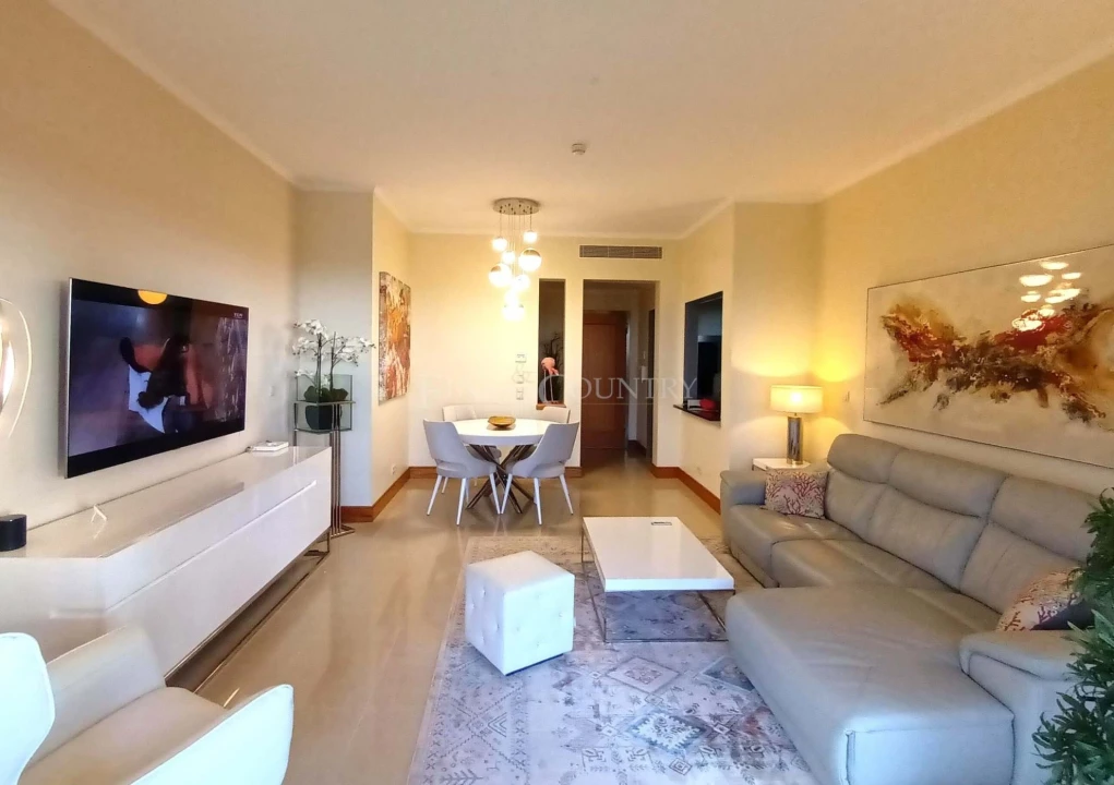 Apartamento T3 para Venda em Quarteira Foto 2