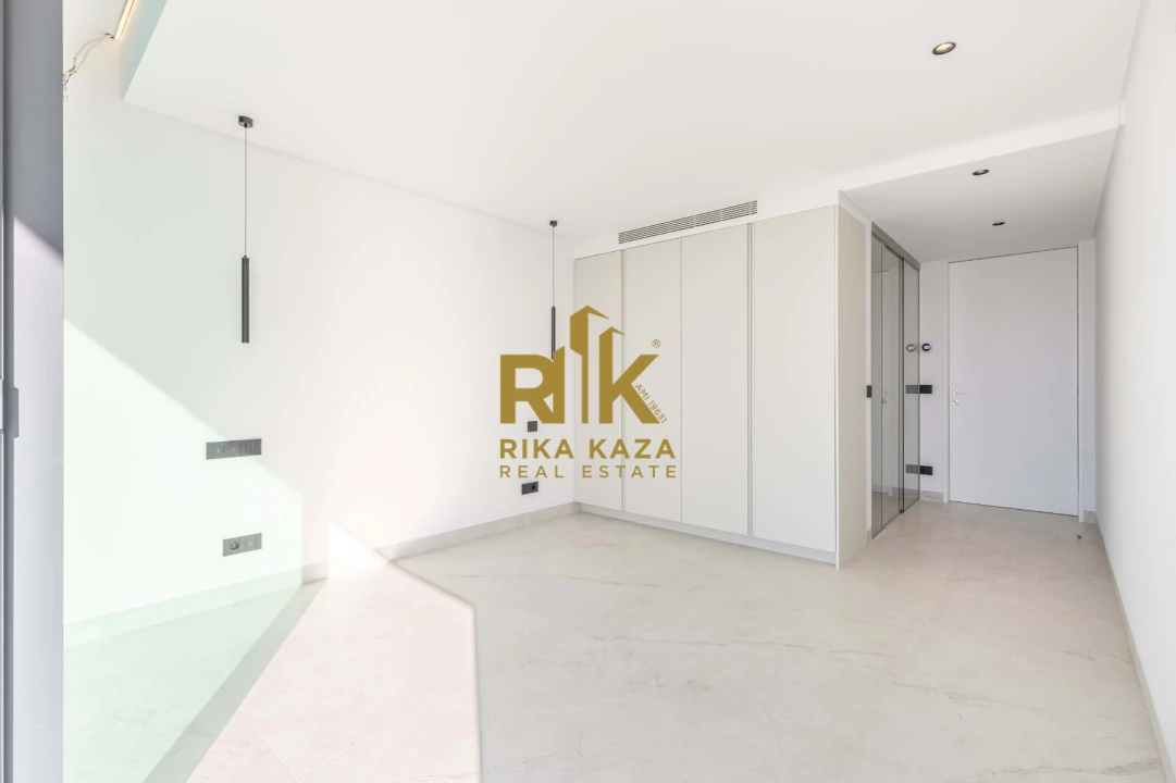 Moradia T4 para Venda em Funchal (Santa Maria Maior) Foto 25