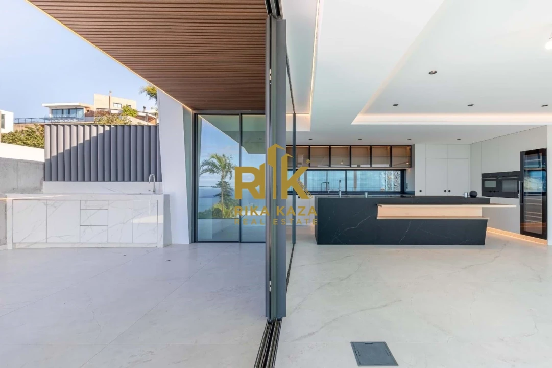 Moradia T4 para Venda em Funchal (Santa Maria Maior) Foto 16