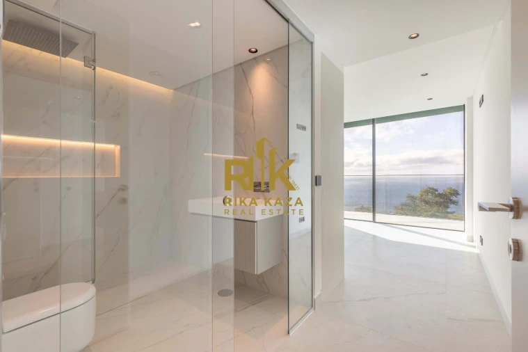 Moradia T4 para Venda em Funchal (Santa Maria Maior) Foto 27