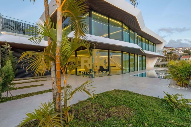 Moradia T4 para Venda em Funchal (Santa Maria Maior) Foto 48