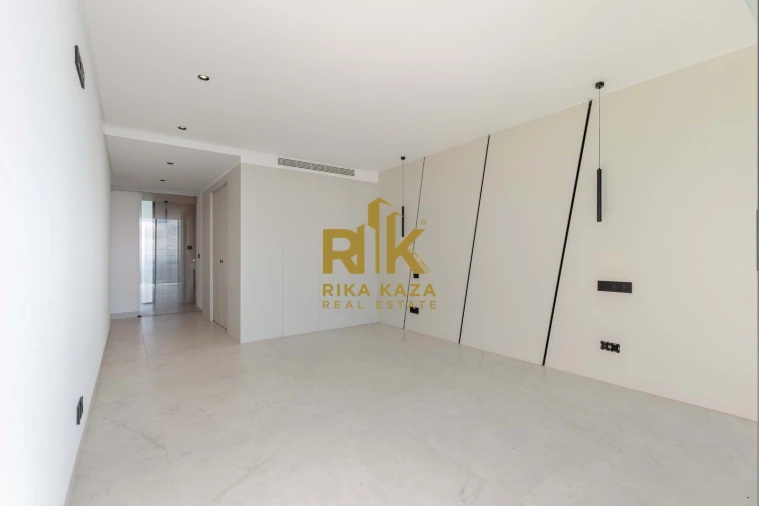 Moradia T4 para Venda em Funchal (Santa Maria Maior) Foto 35