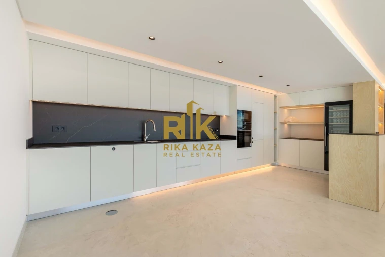 Moradia T4 para Venda em Funchal (Santa Maria Maior) Foto 39