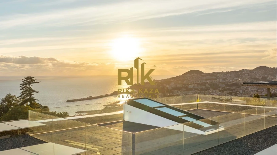 Moradia T4 para Venda em Funchal (Santa Maria Maior) Foto 6