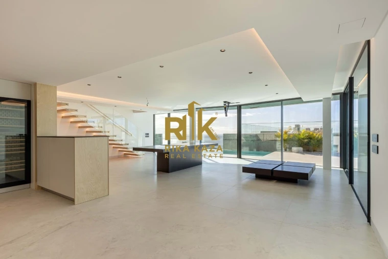 Moradia T4 para Venda em Funchal (Santa Maria Maior) Foto 40