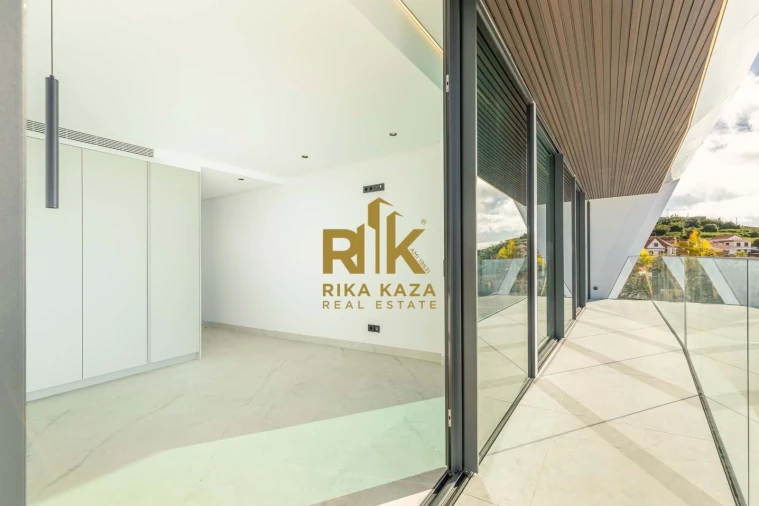 Moradia T4 para Venda em Funchal (Santa Maria Maior) Foto 30