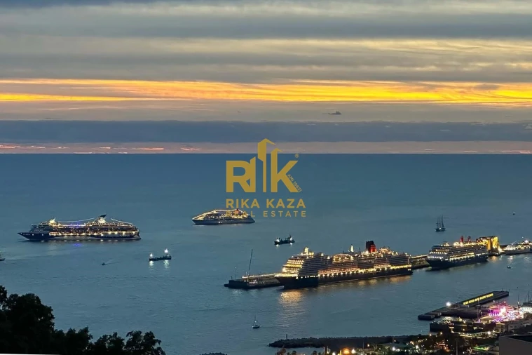 Moradia T4 para Venda em Funchal (Santa Maria Maior) Foto 60