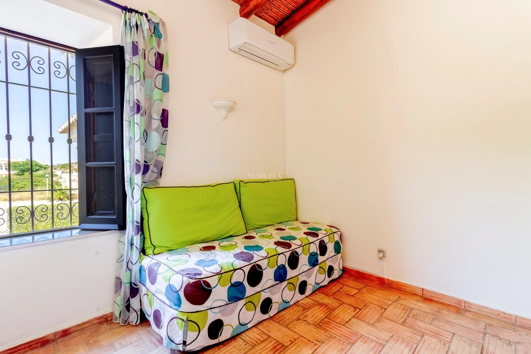 Moradia T4 para Arrendamento em Luz Foto 9