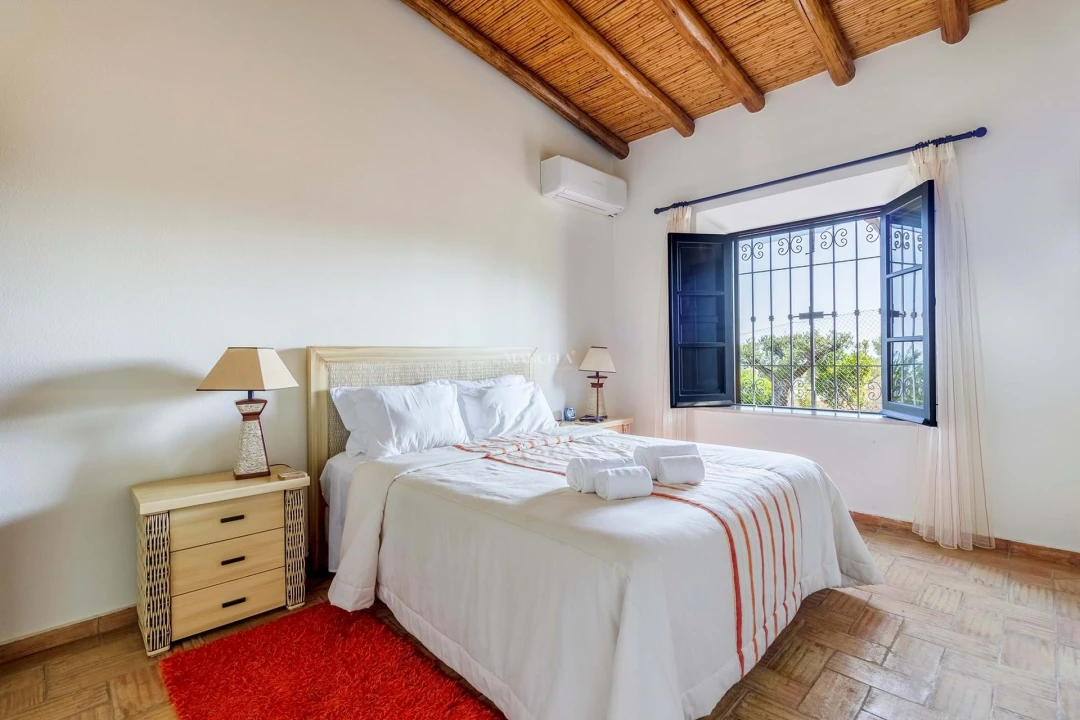 Moradia T4 para Arrendamento em Luz Foto 5