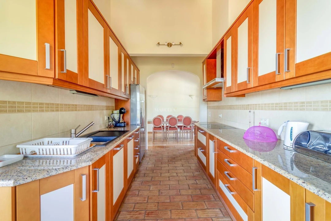 Moradia T4 para Arrendamento em Luz Foto 12