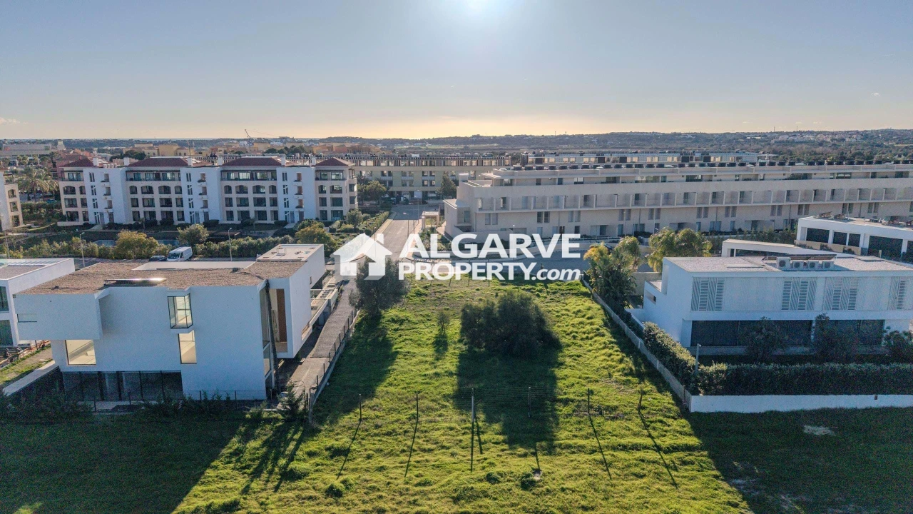 Terreno para Venda em Quarteira Foto 6