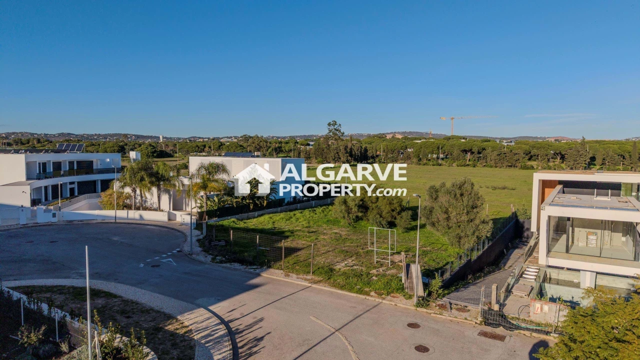 Terreno para Venda em Quarteira Foto 11